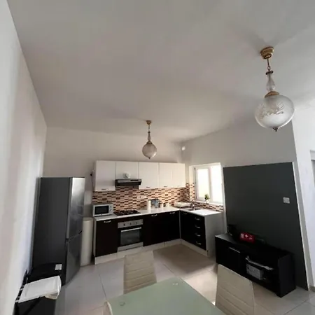 Comfort Retreat Quiet 1 Bedroom For 4 People With Self Checkin *