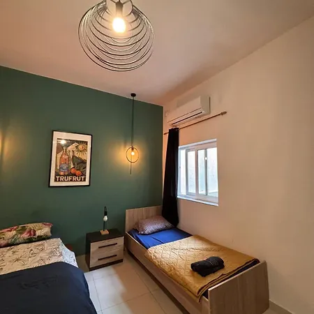 Rum i privatbostad Comfort Retreat Quiet 1 Bedroom For 4 People With Self Checkin