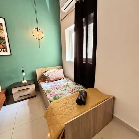 Comfort Retreat Quiet 1 Bedroom For 4 People With Self Checkin Rum i privatbostad