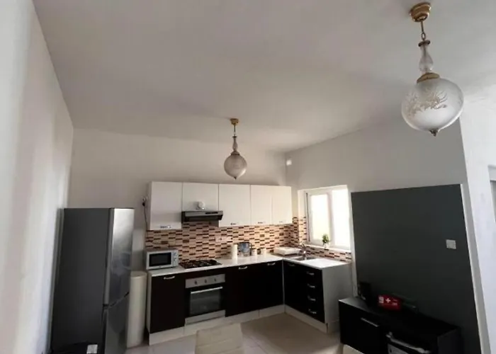 Comfort Retreat Quiet 1 Bedroom For 4 People With Self Checkin *