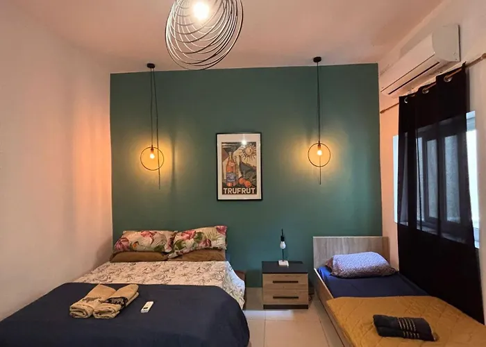 בית אירוח Comfort Retreat Quiet 1 Bedroom For 4 People With Self Checkin סליאמה