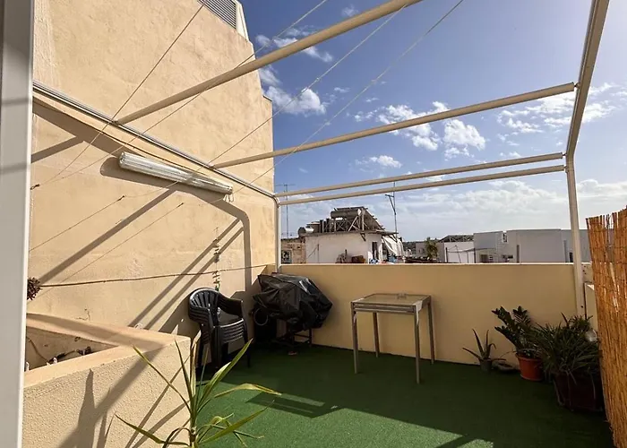 Comfort Retreat Quiet 1 Bedroom For 4 People With Self Checkin * סליאמה